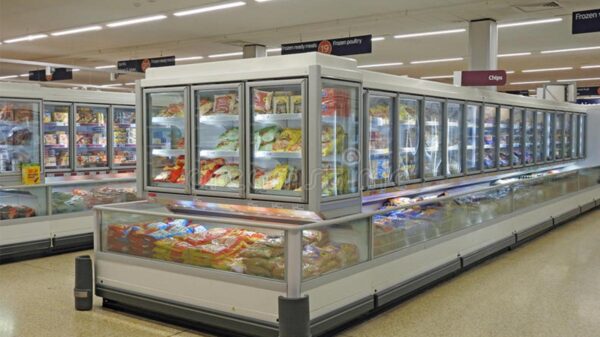 Encuentran cuerpo de hombre en congelador de supermercado