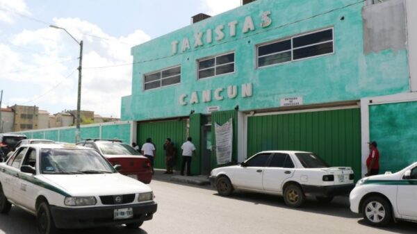 Convocan a taxistas de Cancún para una marcha este miércoles.