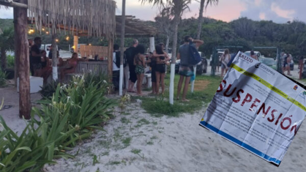 Tulum: Clausuran fiesta clandestina en Caleta Tankah.