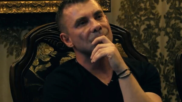 Logra Florian Tudor suspensión definitiva contra extradición a Rumania.