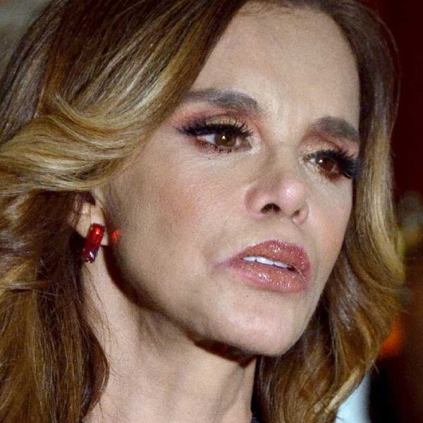 El hijo de Lucía Méndez le reclamó por dejarlo solo en la infancia y adolescencia