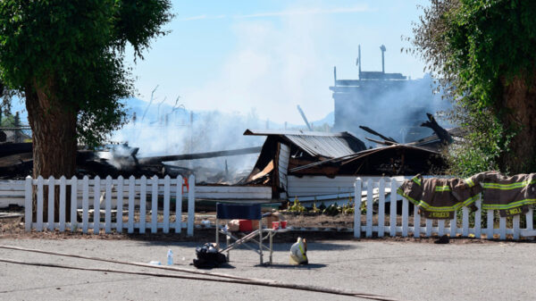 Suman cuatro iglesias quemadas en Canadá desde que se descubrieron tumbas sin identificar de niños indígenas