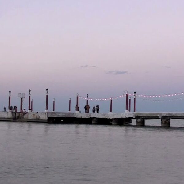 Turista tabasqueño pierde la vida al lanzarse del muelle de Sisal