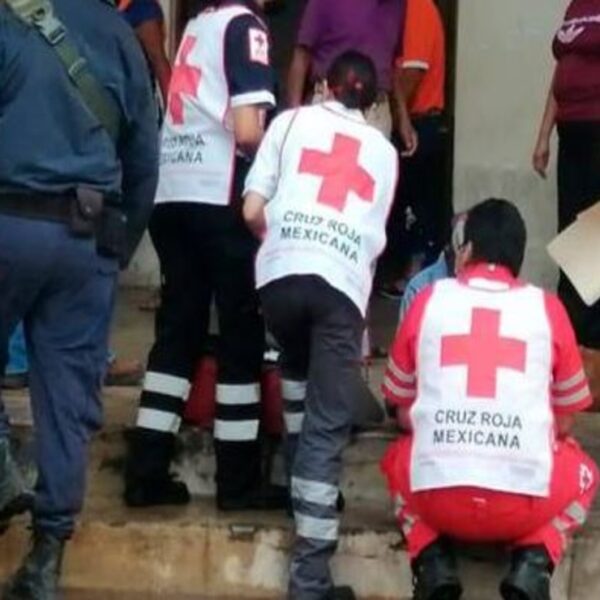 Tremendo susto que se llevaron unos transeúntes que se toparon con el cuerpo de un anciano en la calle, por lo que llamaron a los policías