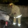 Camioneta se incendia y es consumida por el fuego en colonia de Chemax