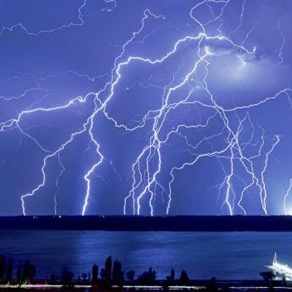 Foto: Hermanos se toman selfie y les cae un rayo