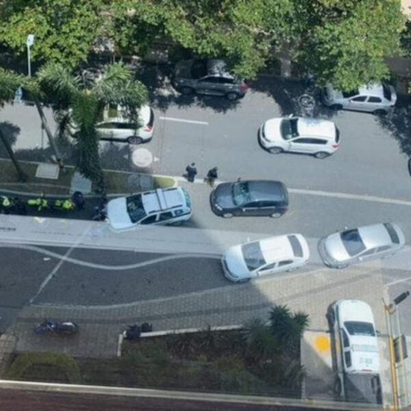 Hombres roban 2 mil millones de pesos en oro vestidos de policías