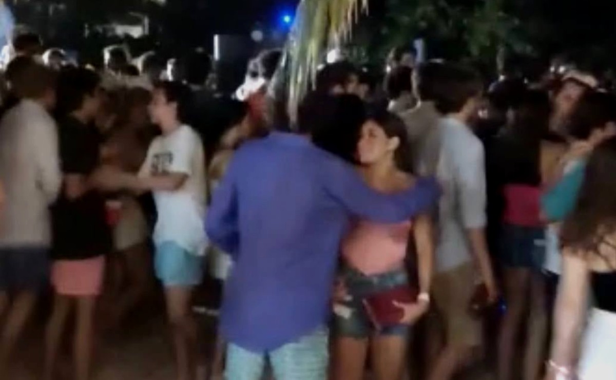 Video: Con más de 300 personas, clausuran fiesta en Chicxulub Puerto; recibe alta multa
