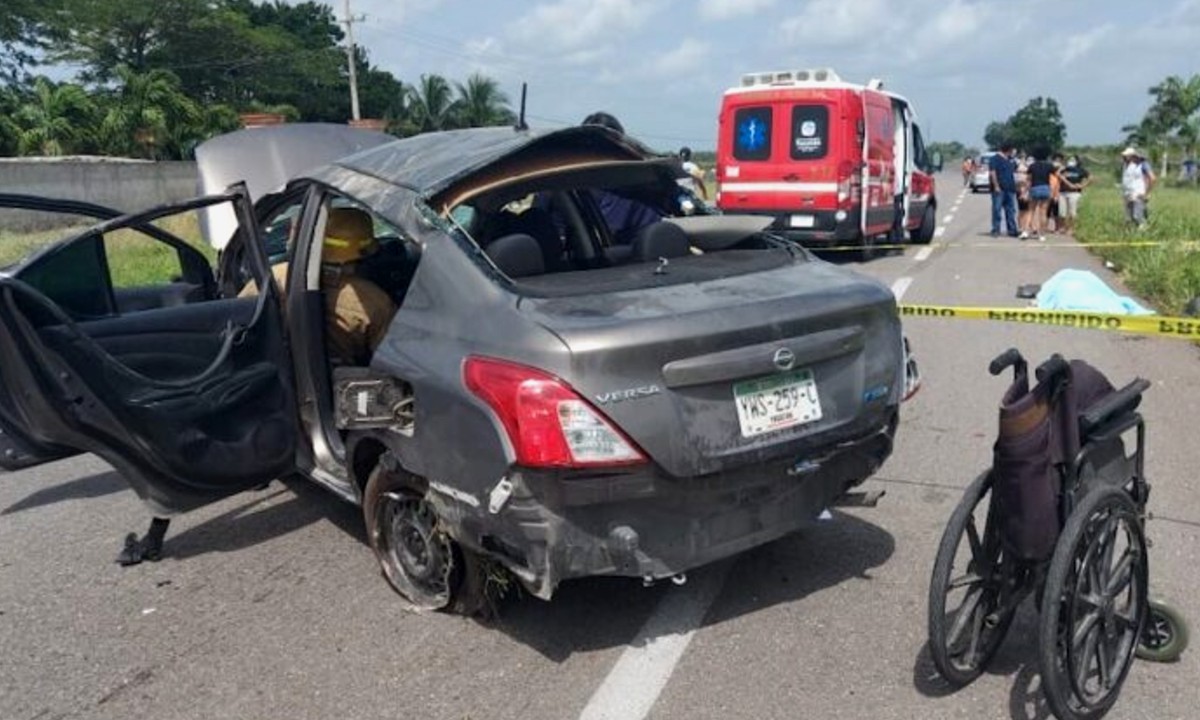 Volcadura en la carretera Sucilá-Buctzotz deja tres lesionados y un muerto