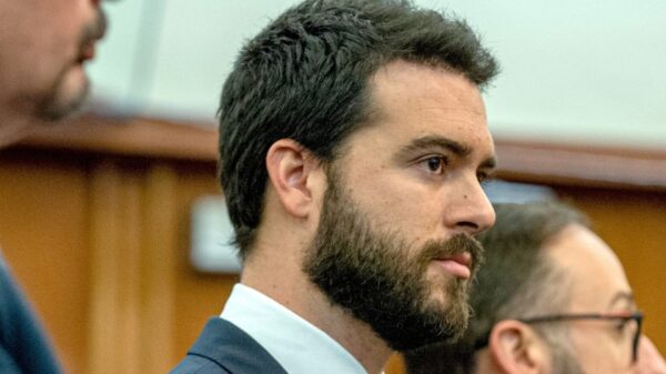 ¡De patitas en la calle! Pablo Lyle deja departamento de su cuñado