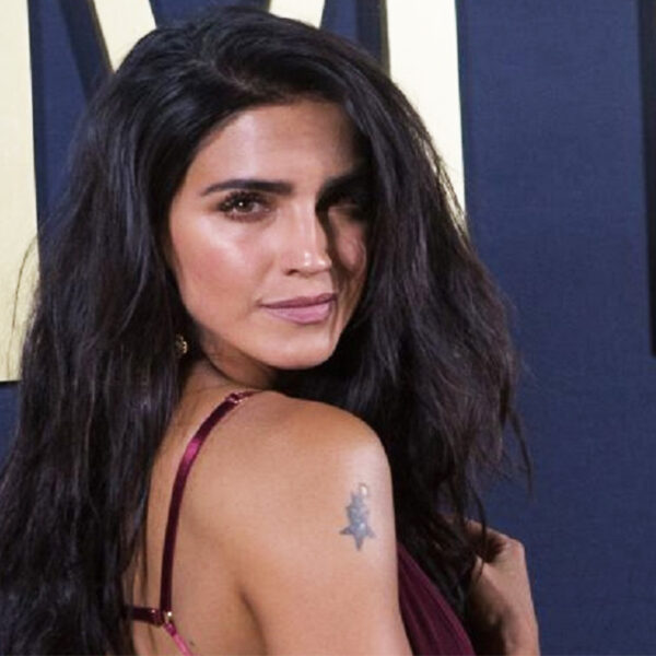 Bárbara de Regil termina con moretones en el cuerpo tras ser revolcada por una ola en Ixtapa