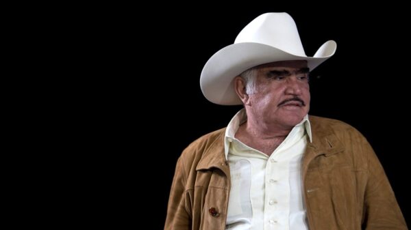 Vicente Fernández recibe visitas y lo reportan como estable