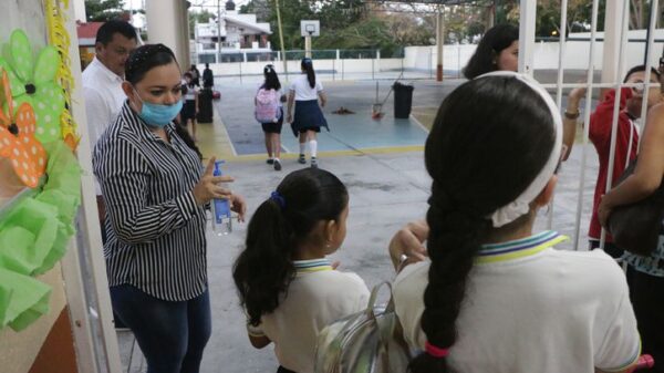 Decisión de padres de familia enviar a sus hijos a clases presenciales.