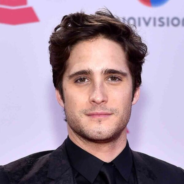 Diego Boneta recuerda a su abuelita a un año de su aniversario luctuoso