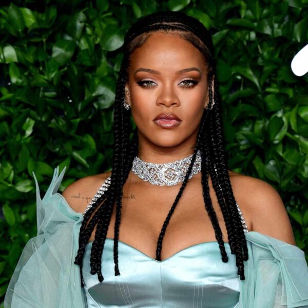 Según Forbes, Rihanna es oficialmente milmillonaria
