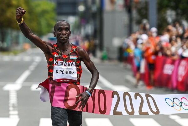 Tokio 2020: El keniano Eliud Kipchoge refrenda su oro olímpico en la prueba de Maratón