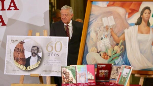 AMLO: ya se modificaron 2 libros de texto con sentido humanista
