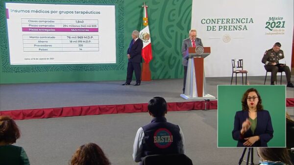 Ofrece AMLO todo el esfuerzo para enfrentar a “mafia” de medicamentos