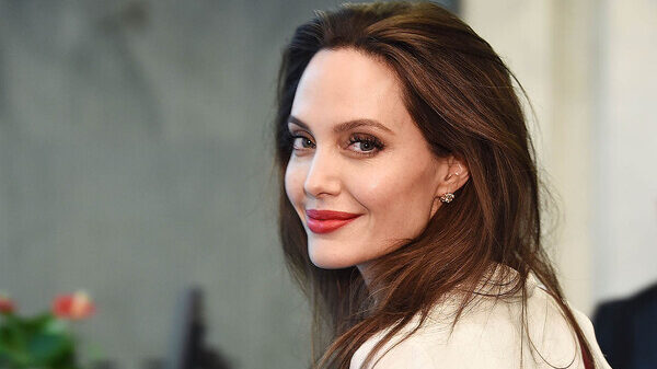 Angelina Jolie se une oficialmente a Instagram con emotiva carta