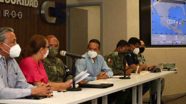 Suspenden labores y anuncian ley seca por la llegada del huracán Grace a Quintana Roo