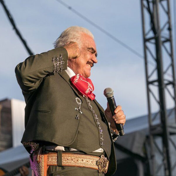 Aseguran que Vicente Fernández tiene síndrome de Guillain-Barré