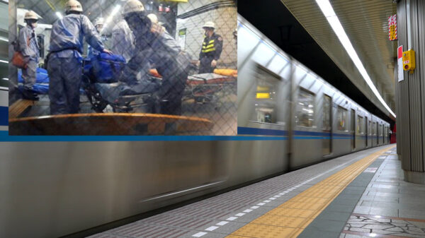 Desquiciado acuchilla a 10 personas en subterráneo de Tokyo