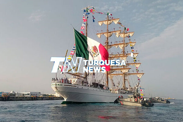 Arriba a Cozumel el buque-escuela velero ‘Cuauhtémoc’.