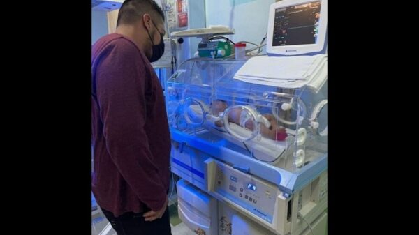 Encuentran dentro de una mochila a bebé robada en Jalisco