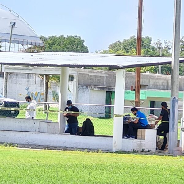Reportan el cuerpo de un putrefacto en la unidad deportiva en Bonfil