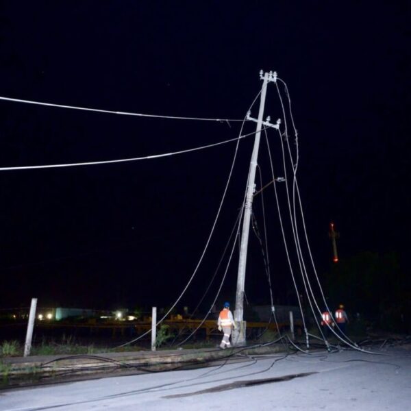 Restablece CFE 94% del servicio en Quintana Roo, Campeche y Yucatán.