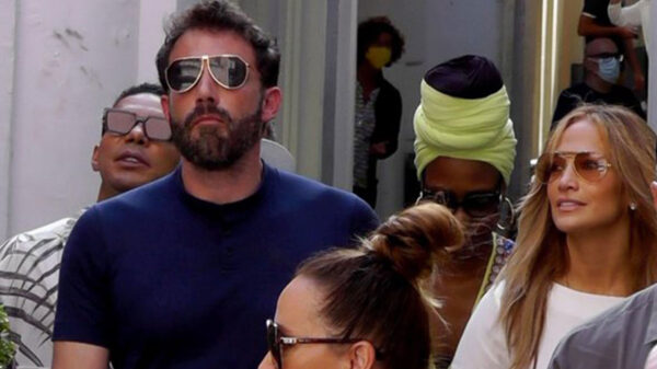 Captan a JLo y Ben Affleck disfrutaron de un día de playa con Matt Damon