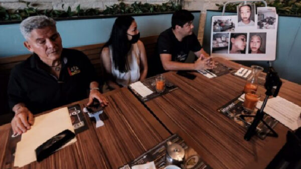 Denuncian irregularidades en ‘cárcel clandestina’ de Migración en el aeropuerto de Cancún.