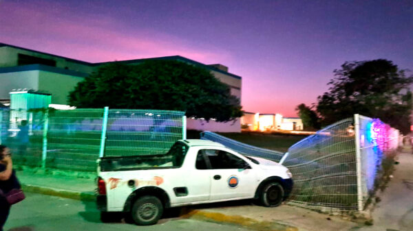 Cancún: Machetean a presunto ex policía en riña callejera