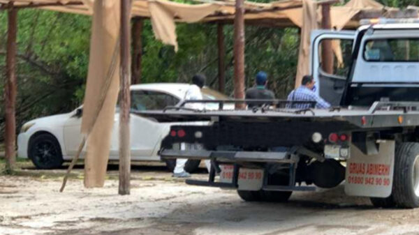 Comando ultima a balazos a lavador de taxis en Bahía Petempich