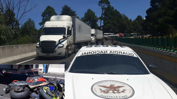 Embiste tráiler a convoy de motociclista; mueren siente