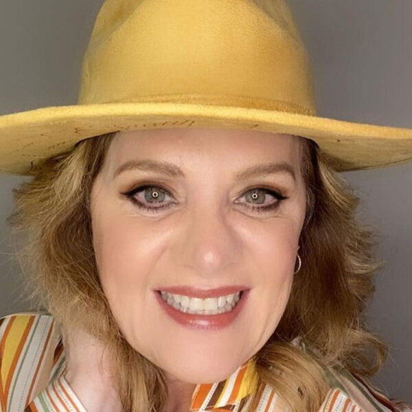 Erika Buenfil dice ser una madre muy estricta con Nicolás