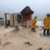 La erosión de playas es evidente en Cancún tras el paso del huracán Grace