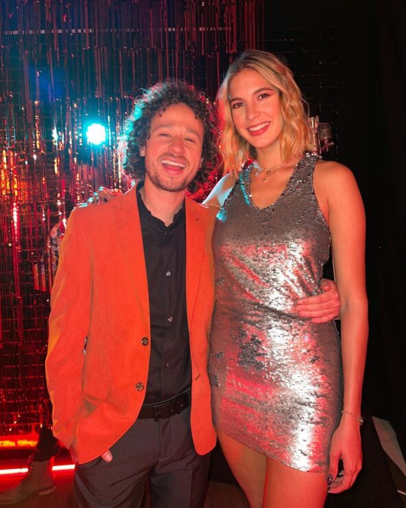 Luisito Comunica le da el "soponcio" ante multitud de fans en Venezuela