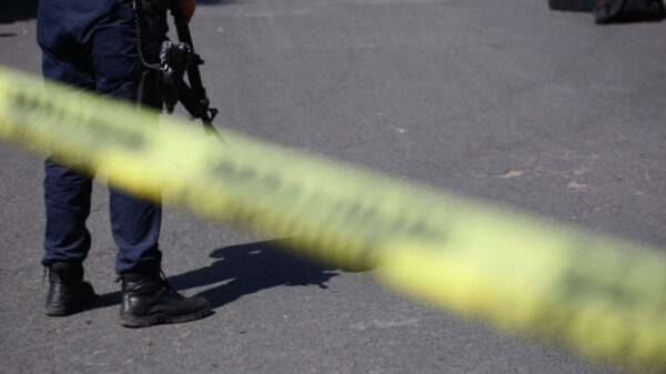 Asesinan a puñaladas a menores de uno y tres años, en Baja California