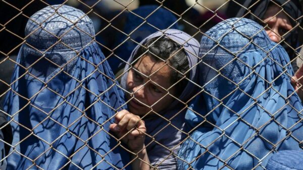 Mujeres afganas enfrentan sombrío futuro tras el triunfo de los talibanes