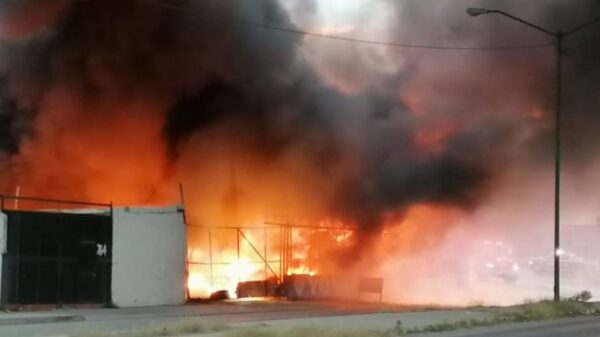 Incendian con bombas molotov cinco negocios en Ciudad Juárez