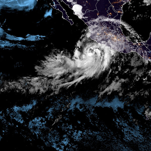 Afectaría Nora como huracán la región occidente de México este sábado