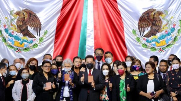 Sánchez Cordero deja Gobernación para volver al Senado