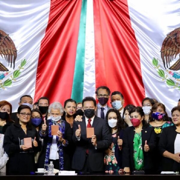 Sánchez Cordero deja Gobernación para volver al Senado