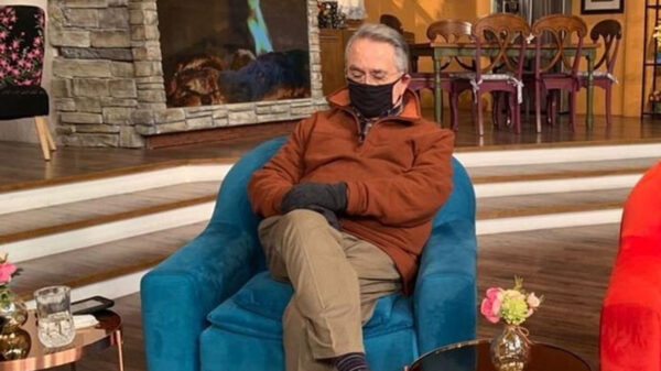 Pedro Sola reapareció en Ventaneando enfermo de COVID-19