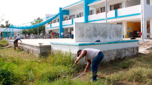 Gobierno de Puerto Morelos contribuye en la recuperación de escuelas de nivel básico