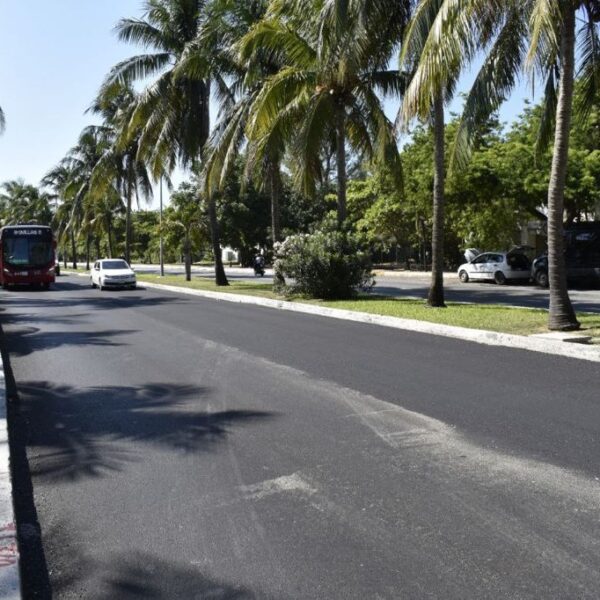 Registra 30 % de avance obras de repavimentación del bulevar Kukulcán