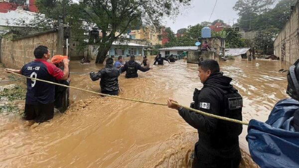 Grace cobra 8 muertos en Veracruz, 6 menores de edad