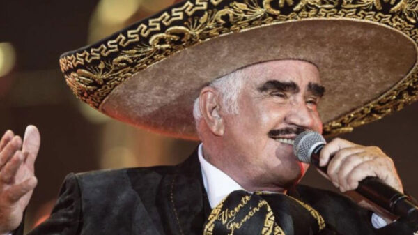 Vicente Fernández es operado de emergencia tras haberse caído en su rancho