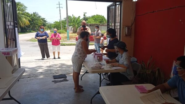 Salvo un incidente menor en Felipe Carrillo Puerto transcurre en calma la Consulta Popular
